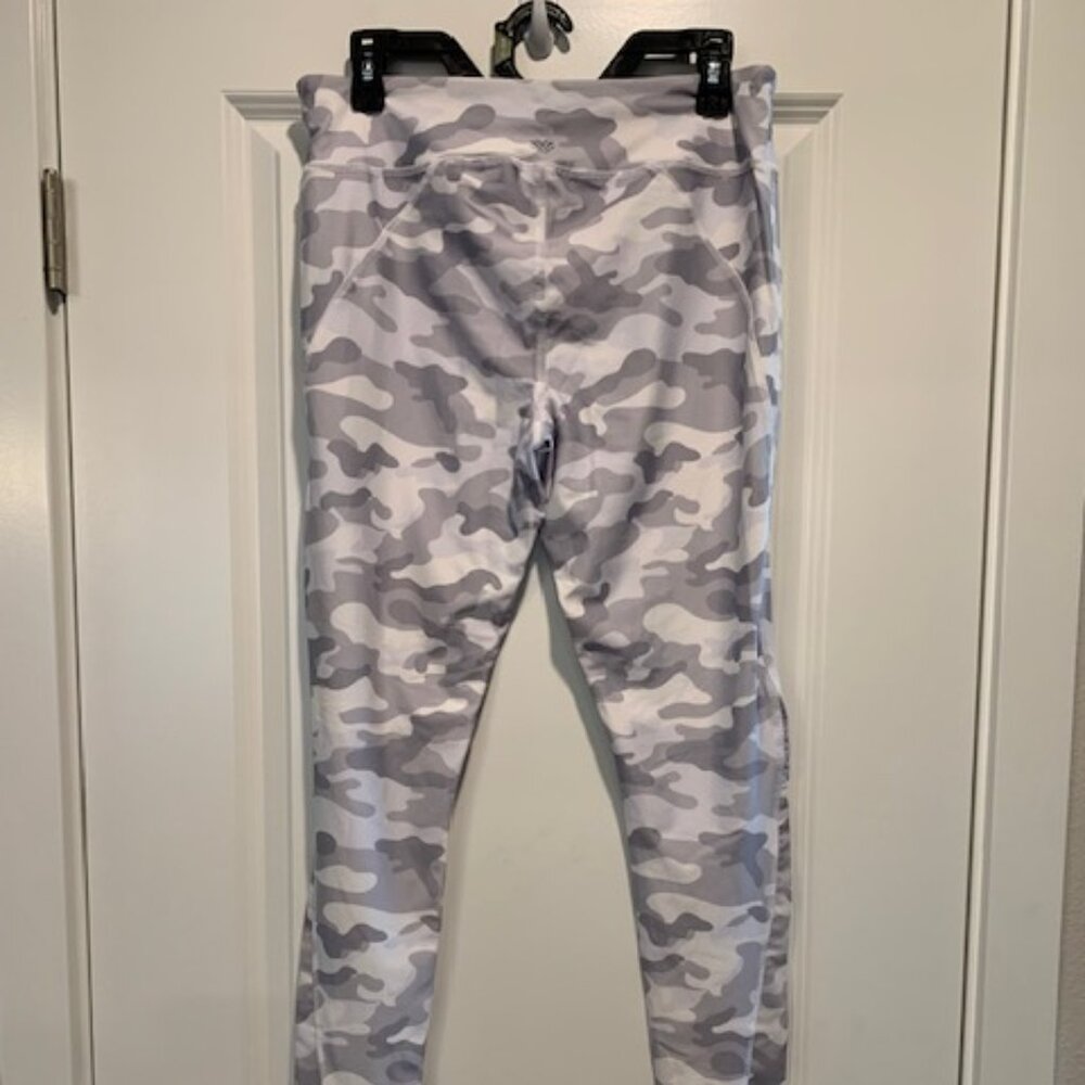 Forever 21 White Camo Leggings